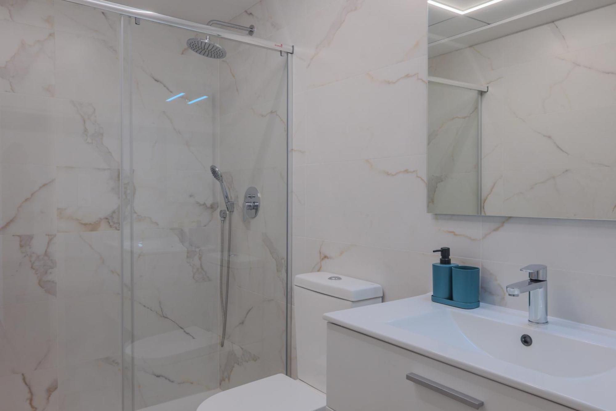 Appartement Luxury 2 Bedroom By Coeli Holidays *
